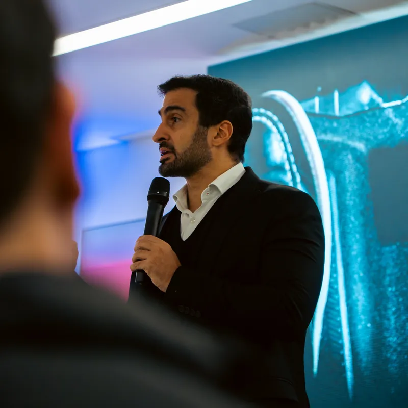 Rodrigo Sgavioli palestrando no evento Cenário Macro Pré-Eleição em Blumenau
